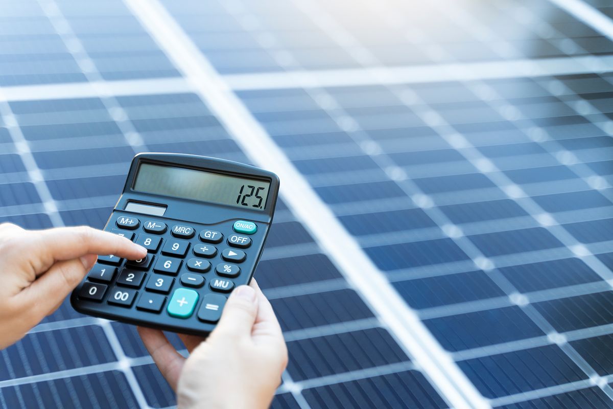 太陽光発電の初期コスト（パネル、パワーコンディショナー、工事費等）