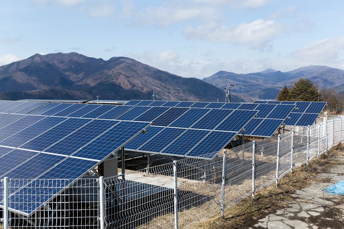 世界での太陽光の導入状況の比較｜日本での比率は8.3%