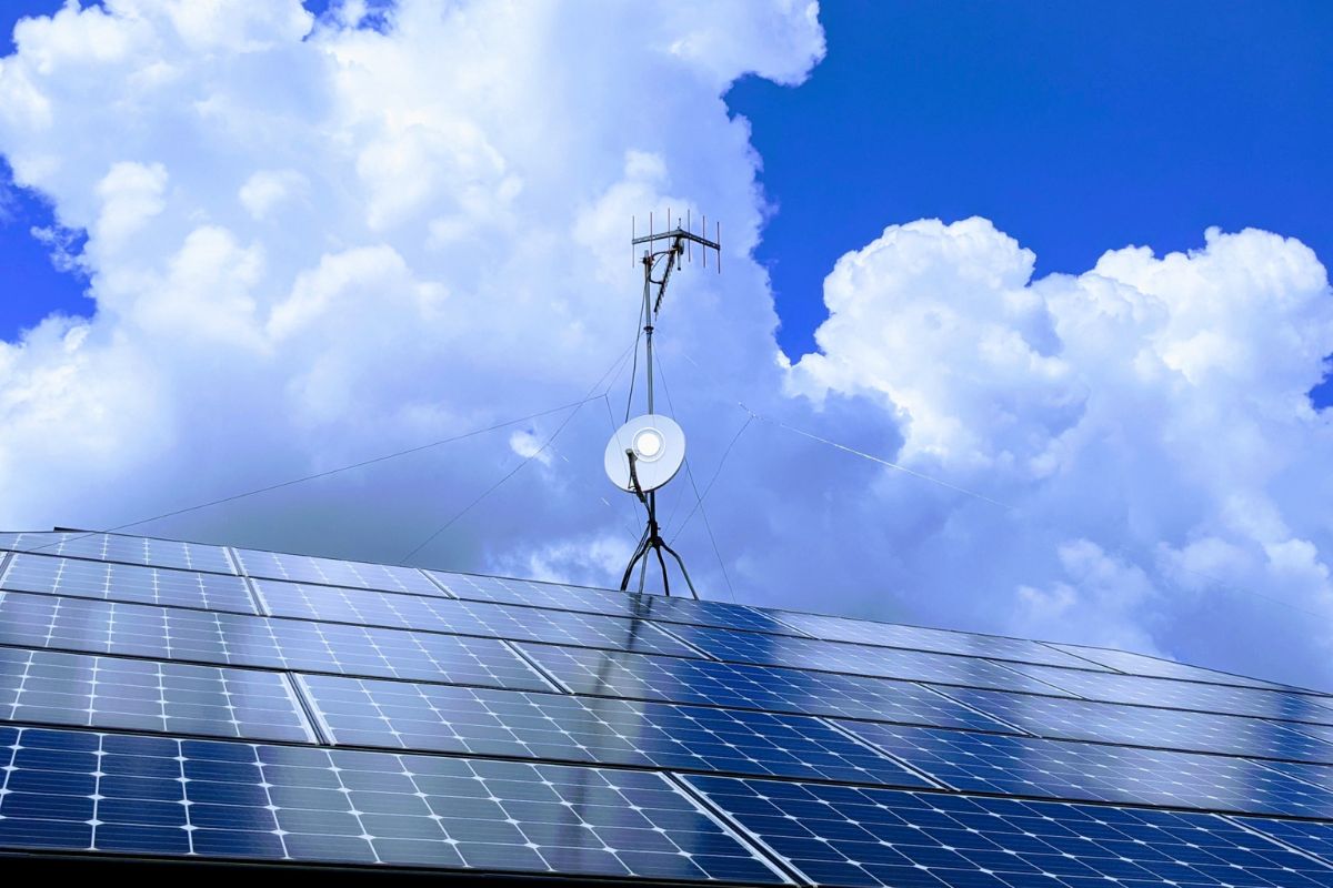 太陽光発電における出力制御とは？
